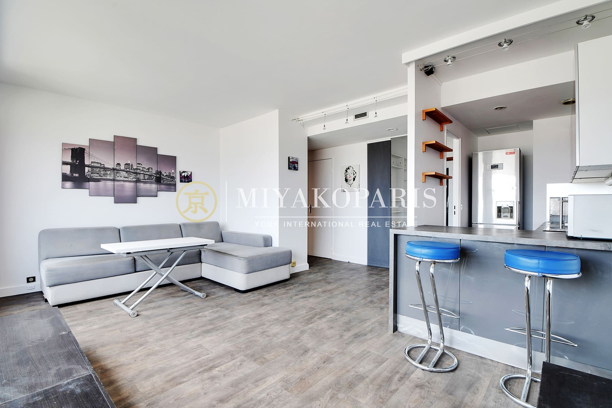 logo (8)
